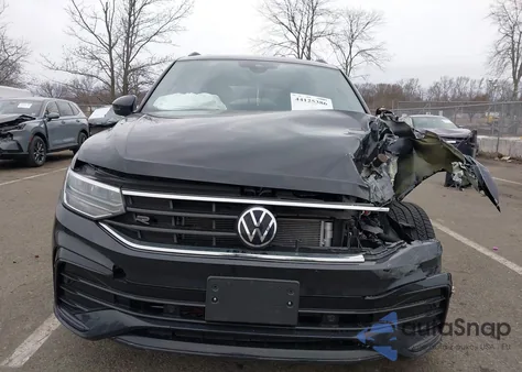 2022 Volkswagen Tiguan 2.0T Se R-Line Black z USA, uszkodzony, nr VIN 3VVCB7AX1NM099610